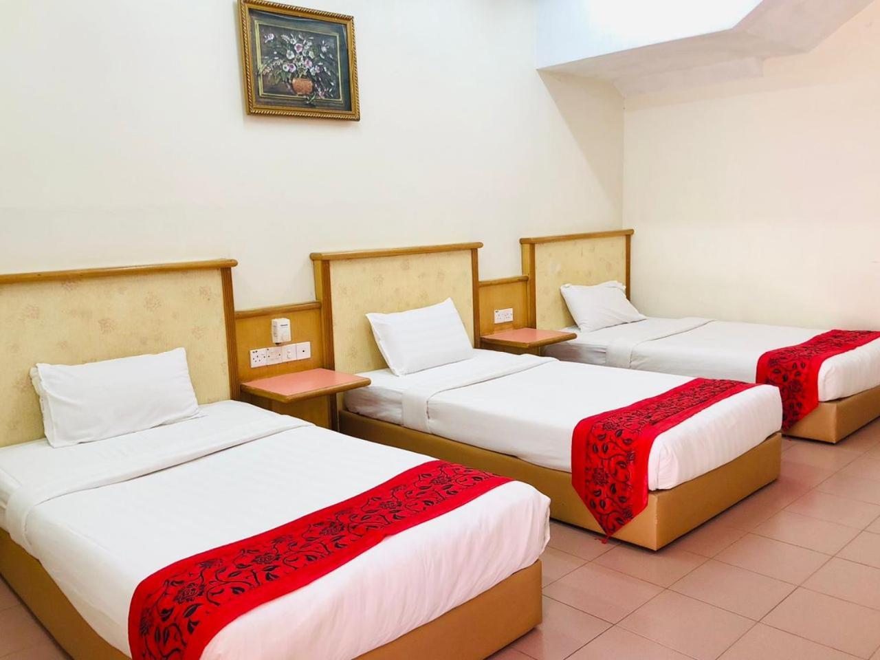 קואלה טרנגאנו Intan Beach Resort מראה חיצוני תמונה