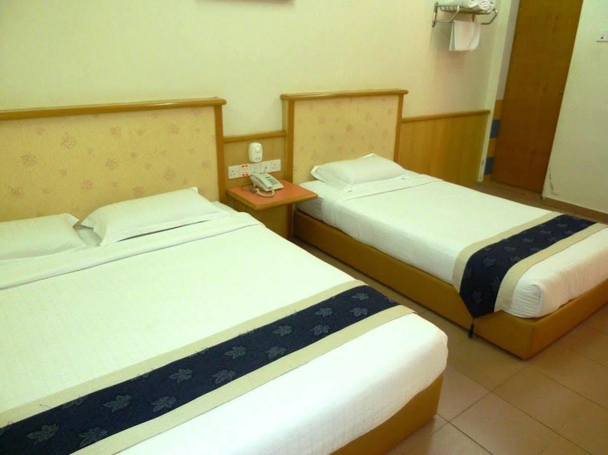 קואלה טרנגאנו Intan Beach Resort מראה חיצוני תמונה
