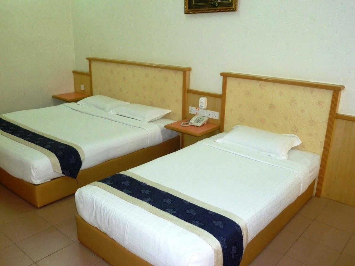 קואלה טרנגאנו Intan Beach Resort מראה חיצוני תמונה